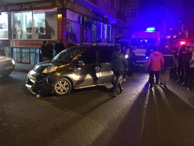 Kapkaççıların kaçarken yaptığı kaza kameralara yansıdı